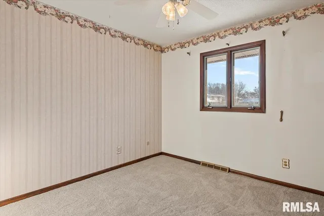 $199,900 | 2540 Delaware Drive, Springfield, IL 62702