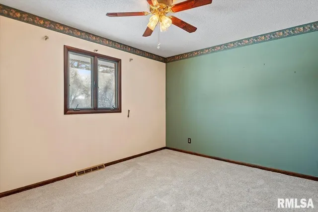 $199,900 | 2540 Delaware Drive, Springfield, IL 62702