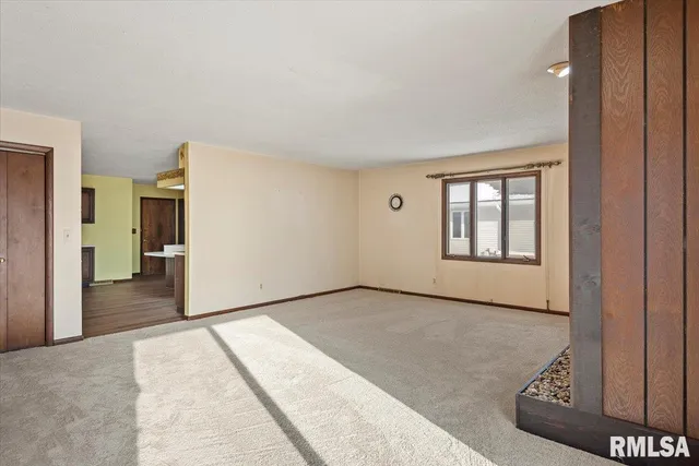 $199,900 | 2540 Delaware Drive, Springfield, IL 62702