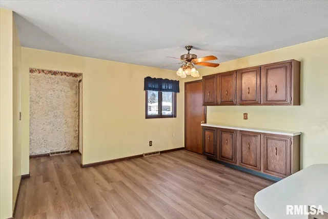 $199,900 | 2540 Delaware Drive, Springfield, IL 62702