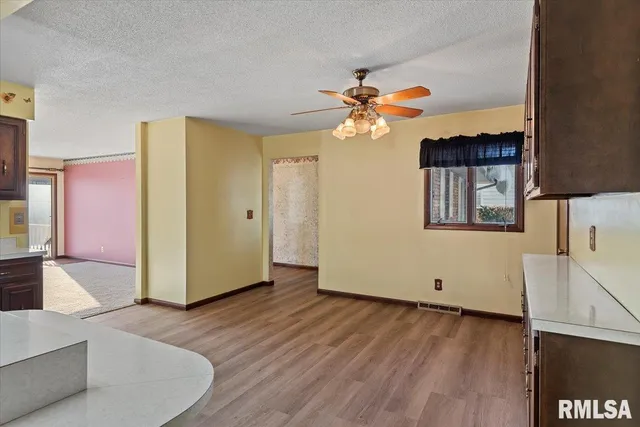 $199,900 | 2540 Delaware Drive, Springfield, IL 62702