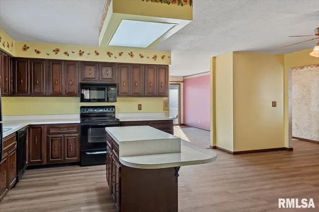 $199,900 | 2540 Delaware Drive, Springfield, IL 62702