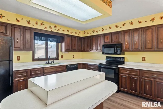 $199,900 | 2540 Delaware Drive, Springfield, IL 62702