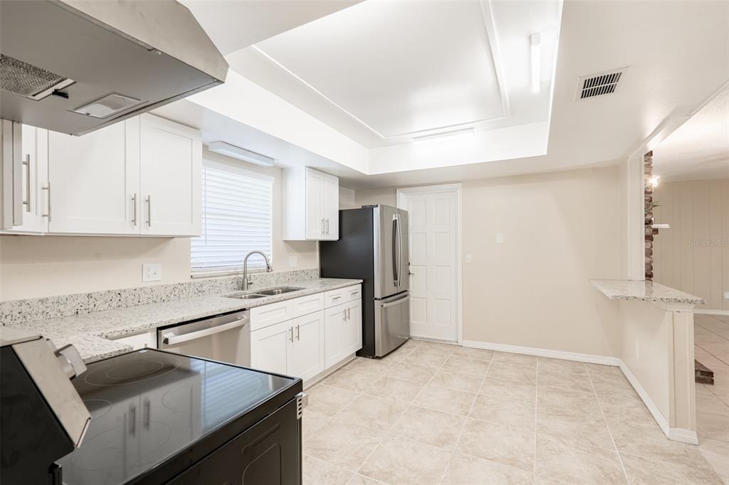 806 Highland Drive Altamonte Springs, FL 32701 - Photo 13 of 36