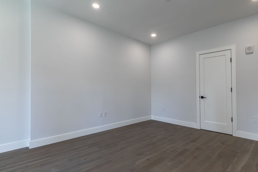 169 Newbury Street, Unit PH Boston, MA 02116 - Photo 10 of 25 a view of an empty room