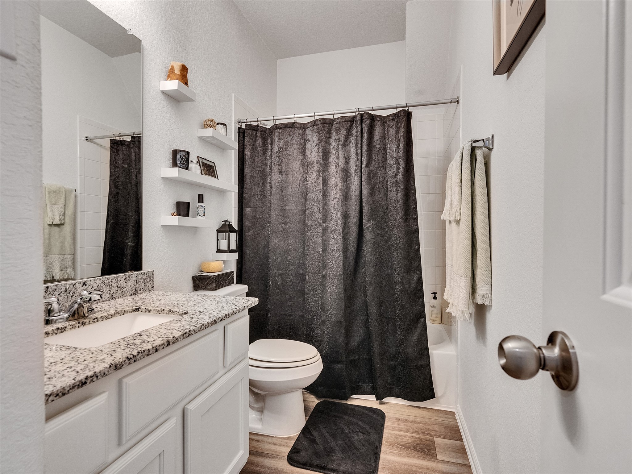 29859 Woodsons Edge Way Spring, TX 77386 - Photo 10 of 36 Second Bathroom