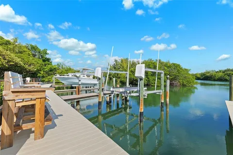 $749,000 | 1355 Pinellas Bayway South, Unit 16, Tierra Verde, FL 33715