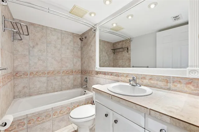 $739,000 | 1355 Pinellas Bayway South, Unit 16, Tierra Verde, FL 33715