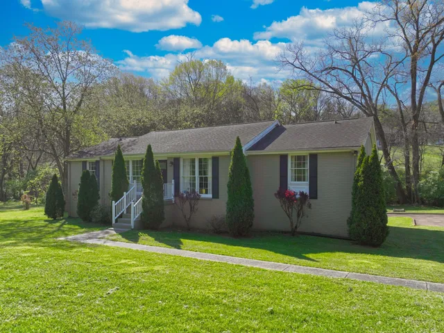 $1,500 | 7635 Charlotte Pike, Unit B, Nashville, TN 37209