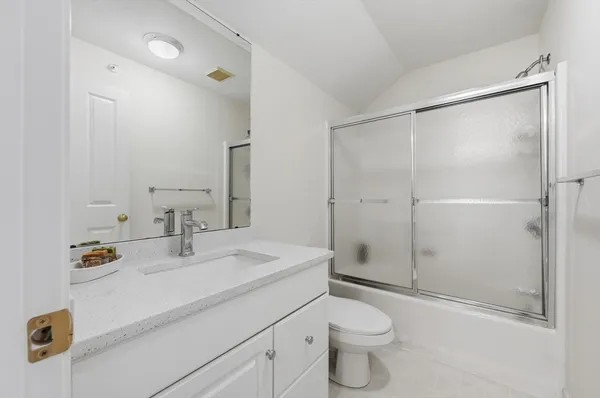 $569,900 | 2 Strawberry Lane, Unit C, Hudson, MA 01749