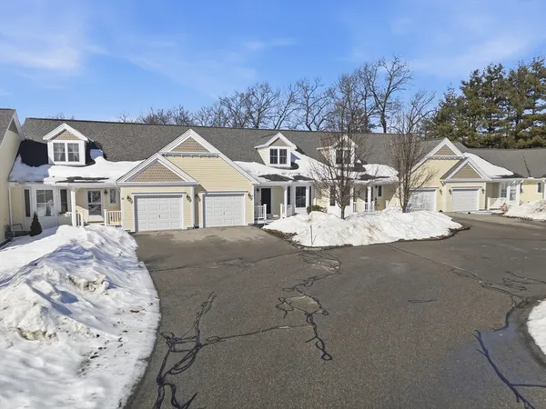 $569,900 | 2 Strawberry Lane, Unit C, Hudson, MA 01749