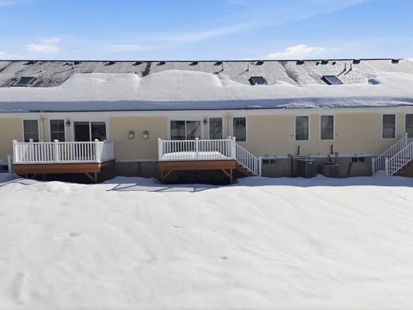 $569,900 | 2 Strawberry Lane, Unit C, Hudson, MA 01749