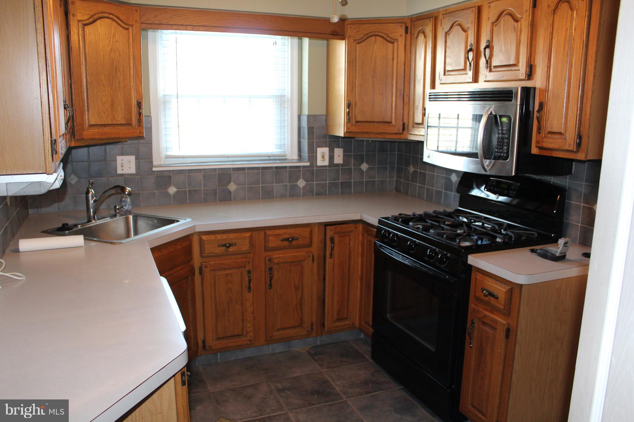359 Sedgewood Road Springfield, PA 19064 - Photo 6 of 18