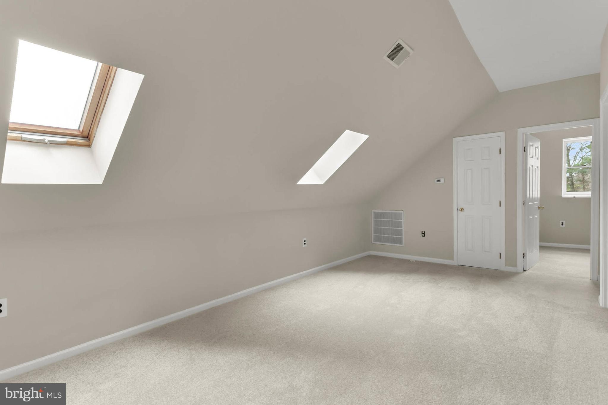 26004 Frederick Road Clarksburg, MD 20871 - Photo 22 of 33 Loft