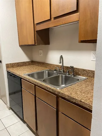$1,250 | 10053 Westpark Drive, Unit 325, Houston, TX 77042