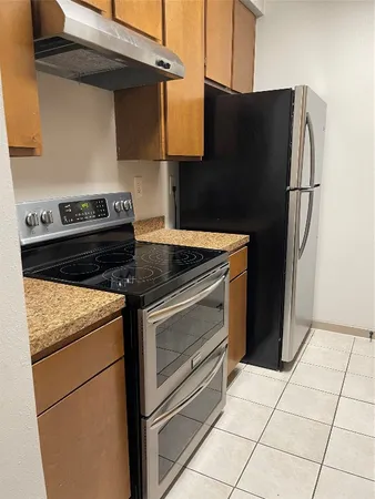$1,250 | 10053 Westpark Drive, Unit 325, Houston, TX 77042