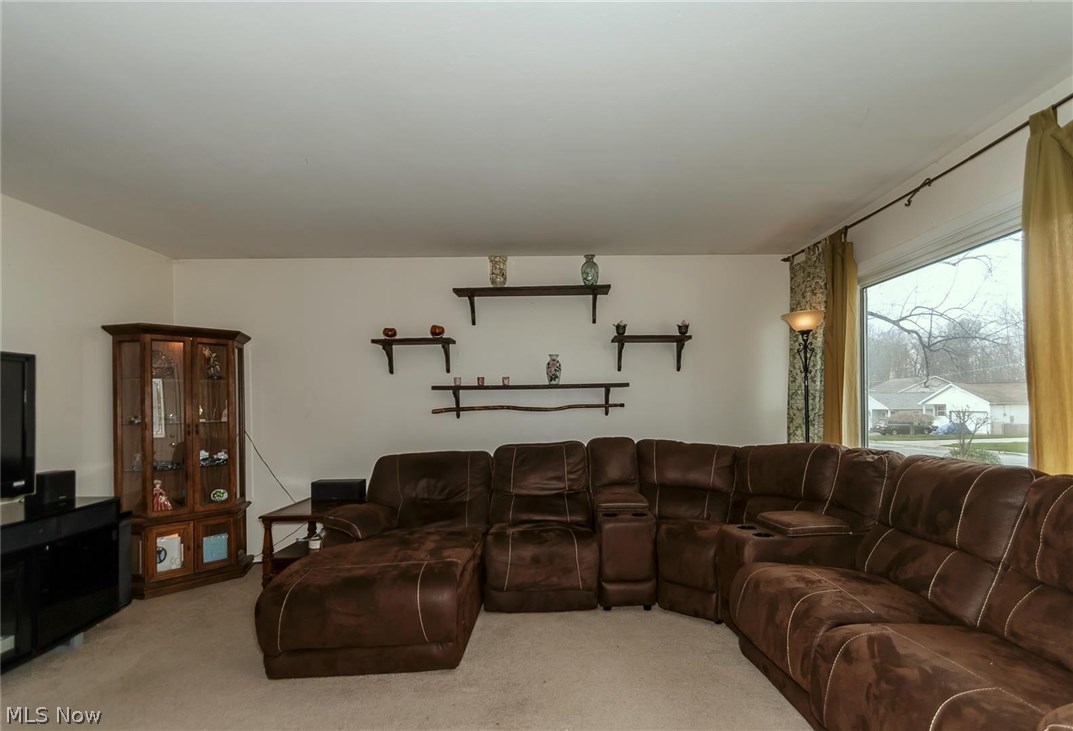 5089 Forest Road Mentor, OH 44060 - Photo 9 of 27 Gallery Image 9