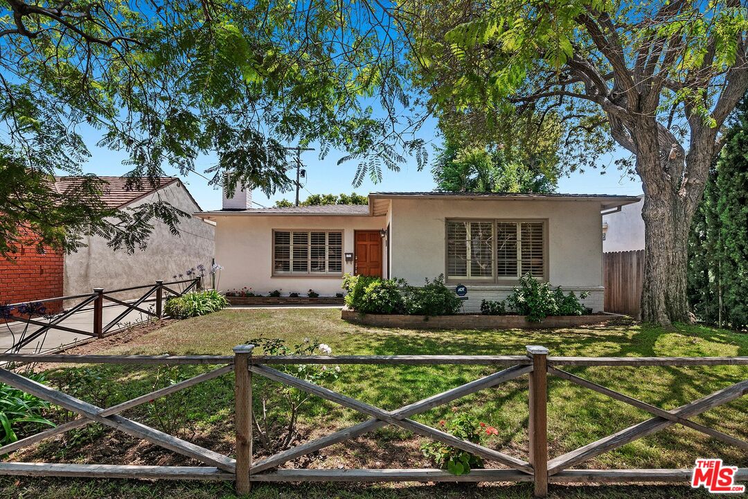 11312 Farlin Street, Los Angeles, CA 90049 Compass