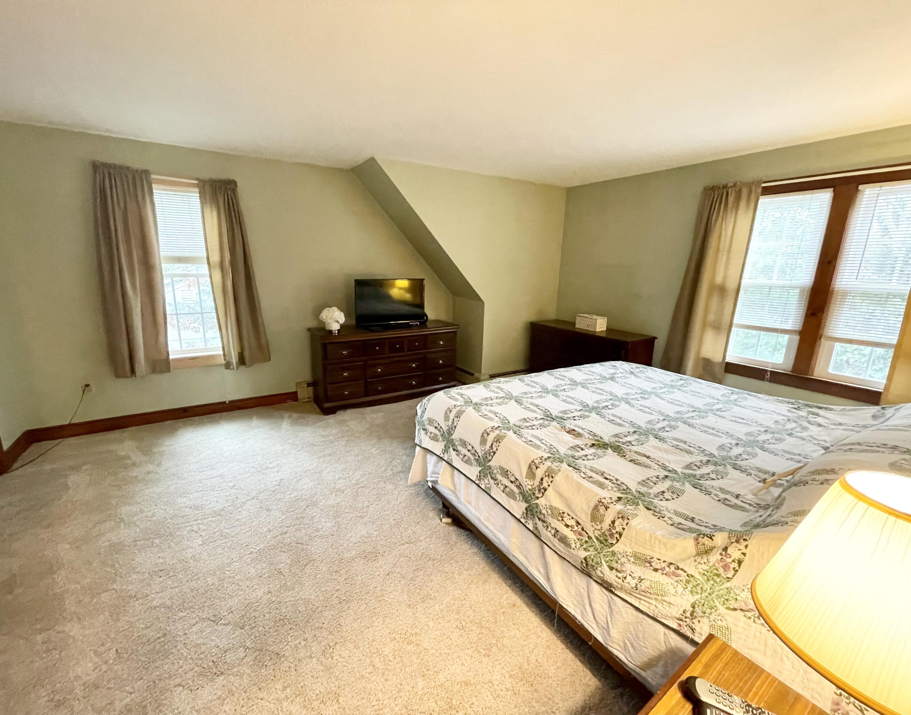 89 Sheaffer Road Centerville, MA 02632 - Photo 32 of 58 2nd floor optional primary bedroom