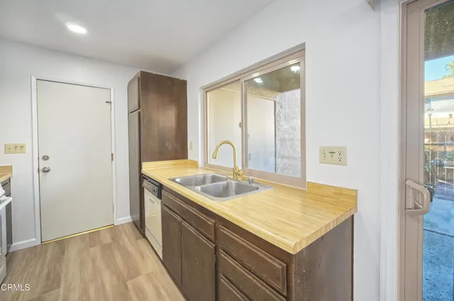 $3,400 | 1534 Eland Lane, Ventura, CA 93003