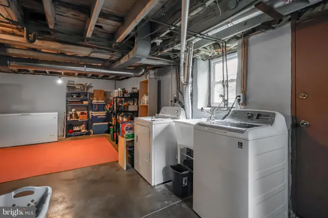 a view of utility room