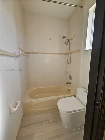 $5,250 | 15387 Southwest 21 Lane, Unit 1, Miami, FL 33185