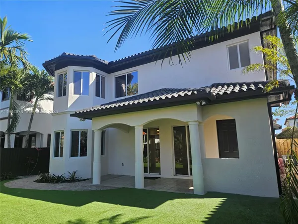 $5,250 | 15387 Southwest 21 Lane, Unit 1, Miami, FL 33185