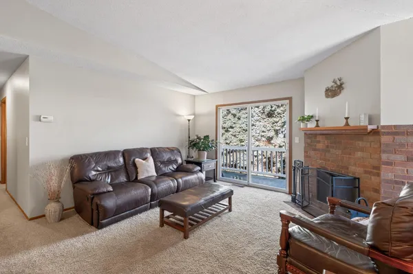 $174,900 | 1046 East Travelers Trail, Unit 39, Burnsville, MN 55337