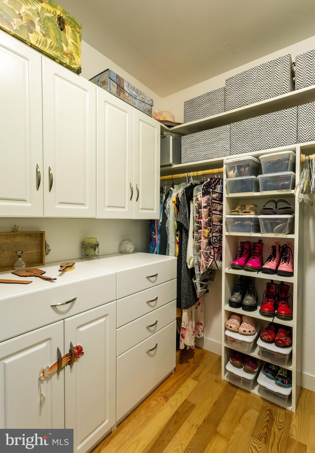 7108 Ridge Crest Drive Frederick, MD 21702 - Photo 20 of 51 Owners Walk-In Closet