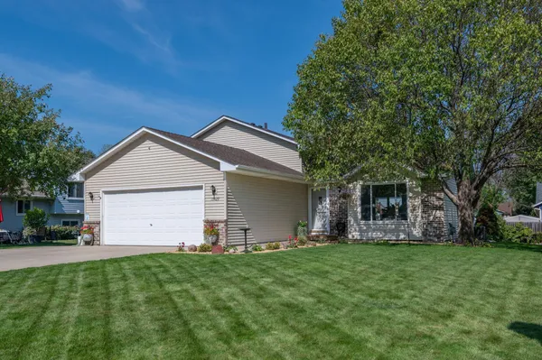$438,000 | 15429 Darling Path, Rosemount, MN 55068