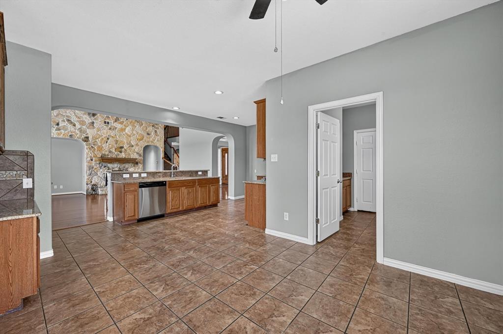 10341 Brunston Road Fort Worth, TX 76244 - Photo 17 of 31