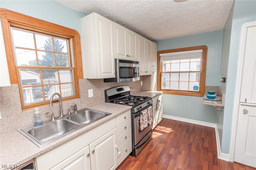 8214 Spring Garden Road Cleveland, OH 44129 - Photo 6 of 35