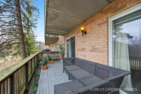 $250,000 | 502 Redondo Drive, Unit 107, Downers Grove, IL 60516