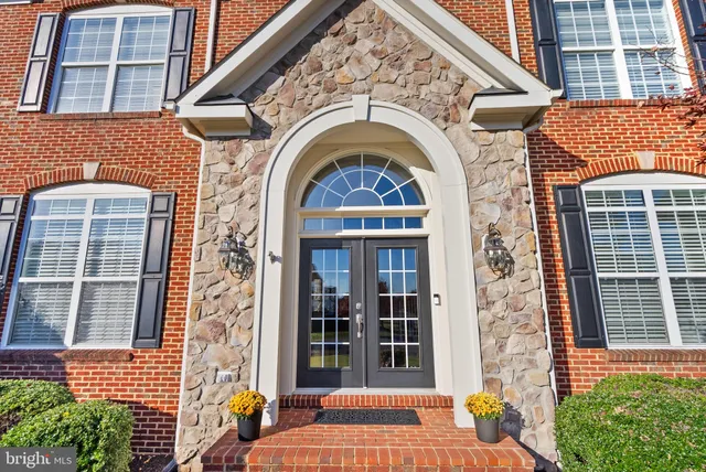 a view of building entrance