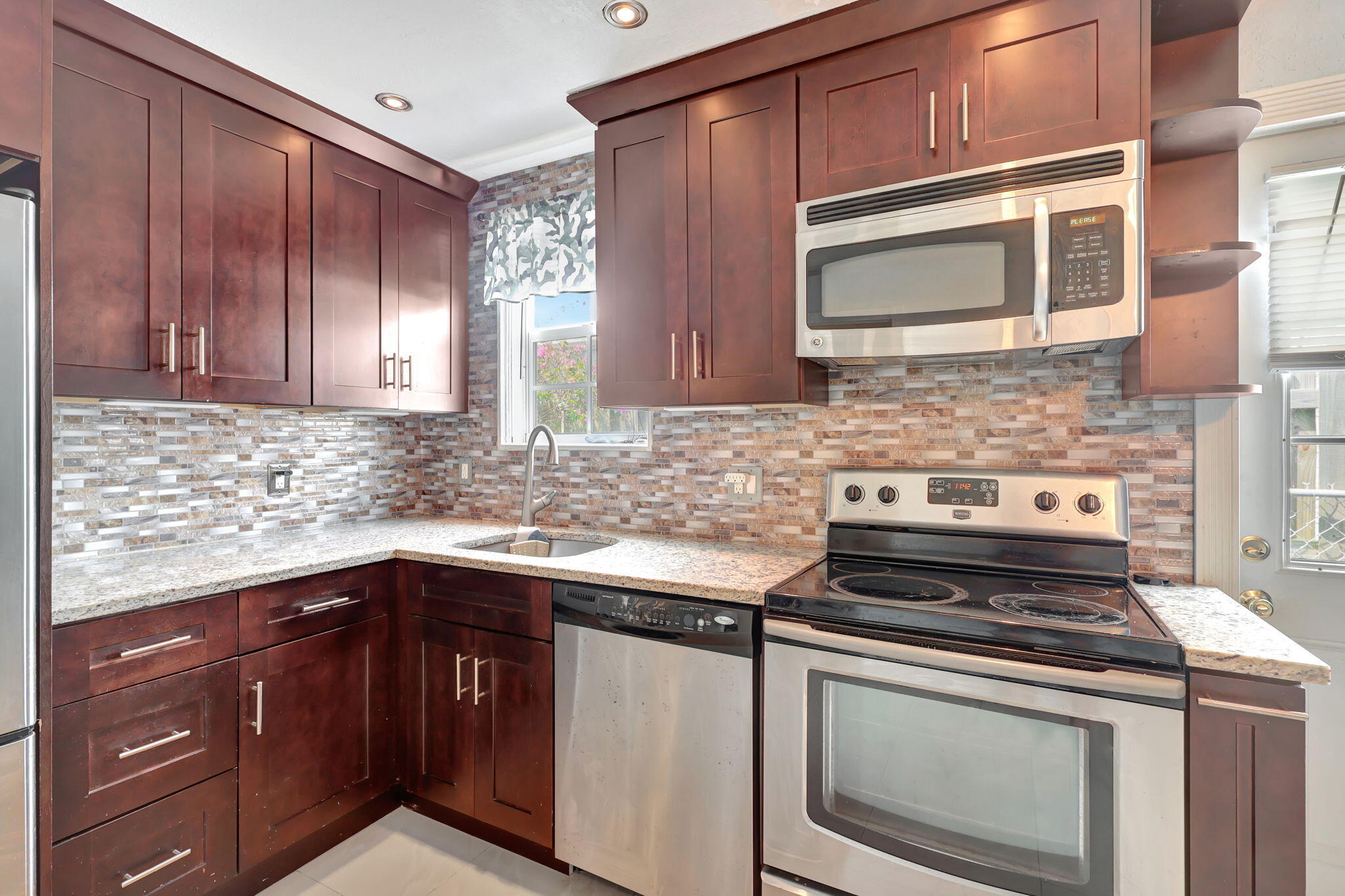 114 West 18th Street Riviera Beach, FL 33404 - Photo 2 of 29 KITCHEN