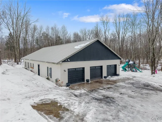 $399,900 | 253 Pendergast Road, Granby, NY 13135