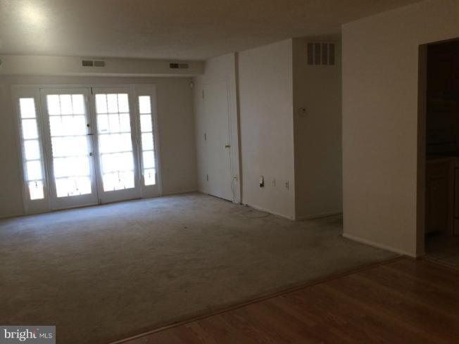 3801 Swann Road, Unit 203 Suitland, MD 20746 - Photo 2 of 12 Living Room