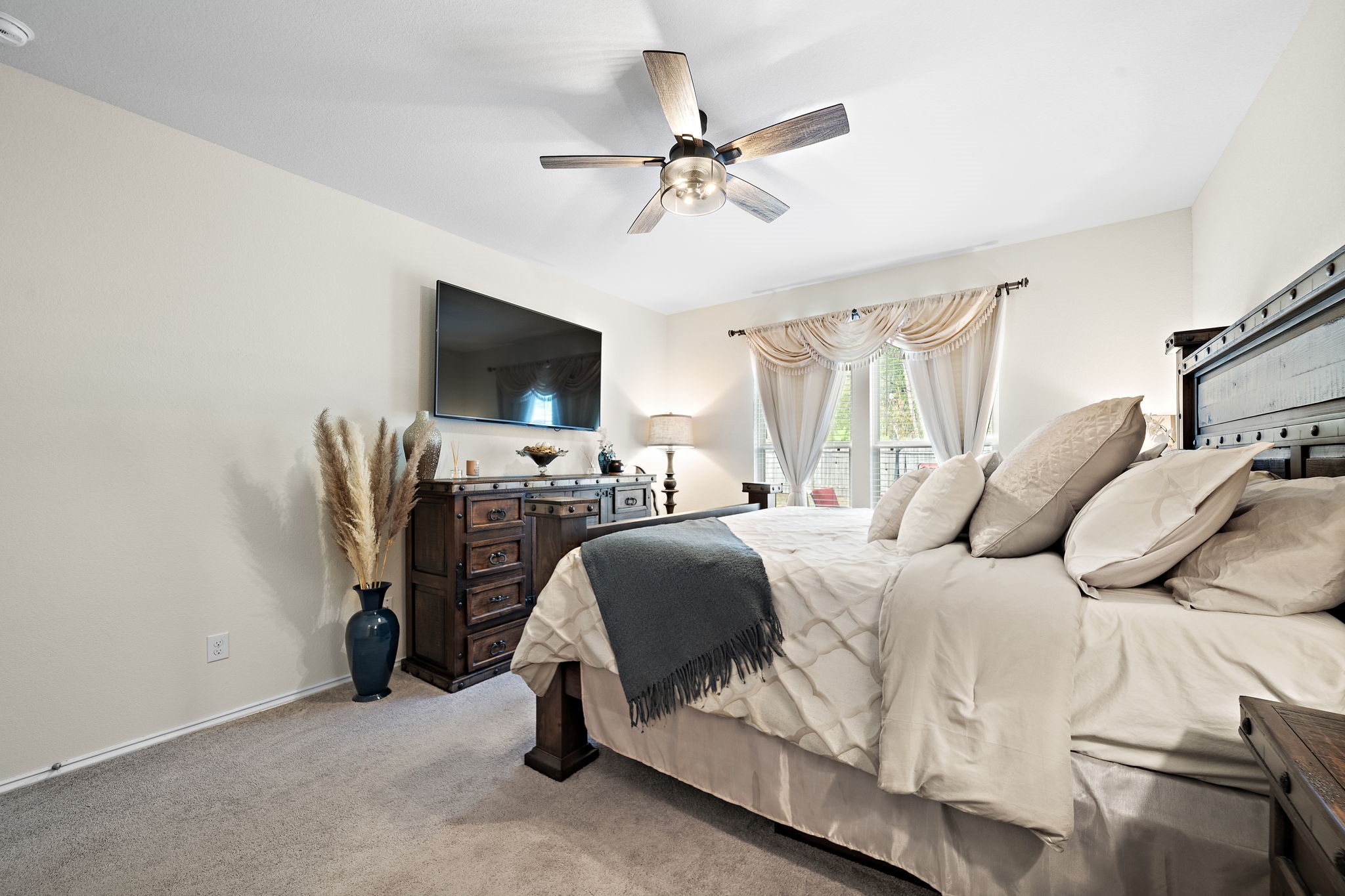 4210 Amber Ruse Drive Conroe, TX 77304 - Photo 24 of 45 Primary Bedroom