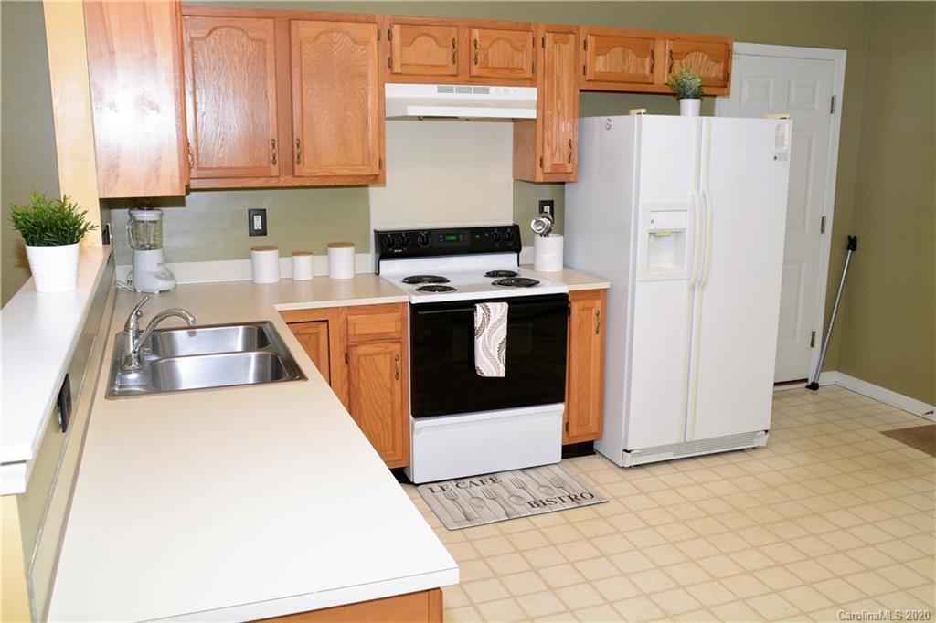 5331 Ruth Drive Charlotte, NC 28215 - Photo 11 of 29 Gallery Image 11