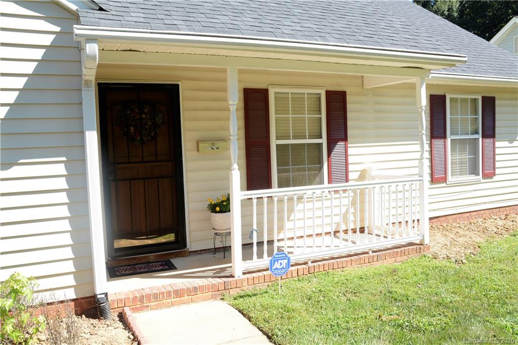 5331 Ruth Drive Charlotte, NC 28215 - Photo 4 of 29 Gallery Image 4