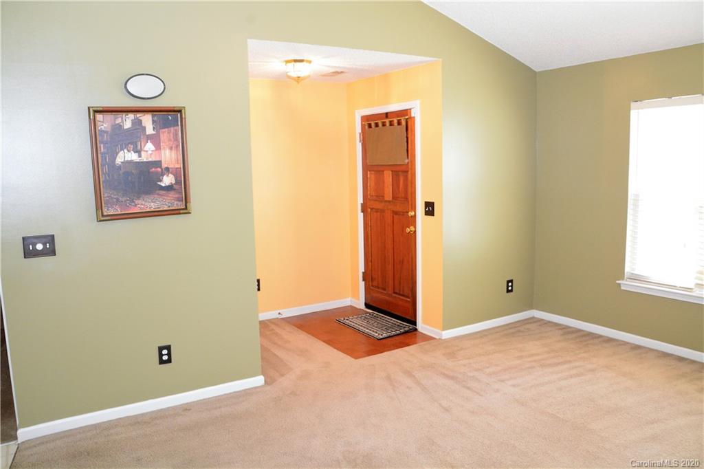 5331 Ruth Drive Charlotte, NC 28215 - Photo 6 of 29 Gallery Image 6