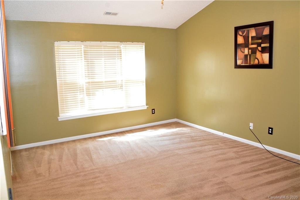 5331 Ruth Drive Charlotte, NC 28215 - Photo 8 of 29 Gallery Image 8