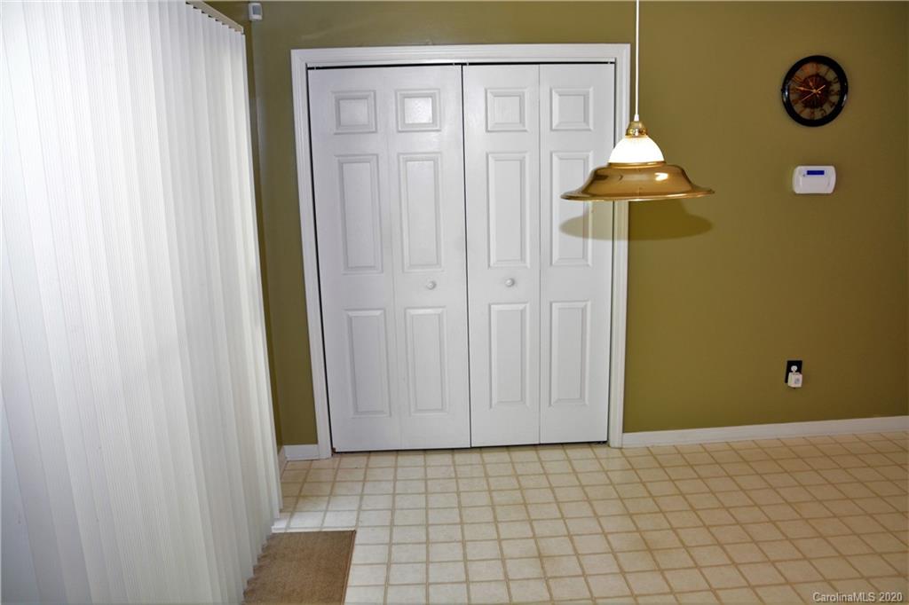5331 Ruth Drive Charlotte, NC 28215 - Photo 10 of 29 Gallery Image 10