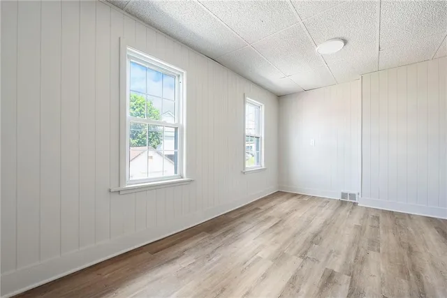 $194,000 | 322 East Barr Street, McDonald, PA 15057