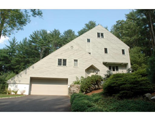 425 Garfield Road Concord, MA 01742 - Photo 1 of 9 Gallery Image 1