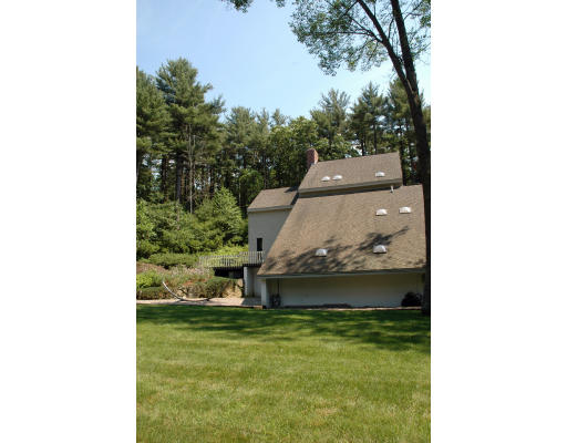 425 Garfield Road Concord, MA 01742 - Photo 8 of 9 Gallery Image 8