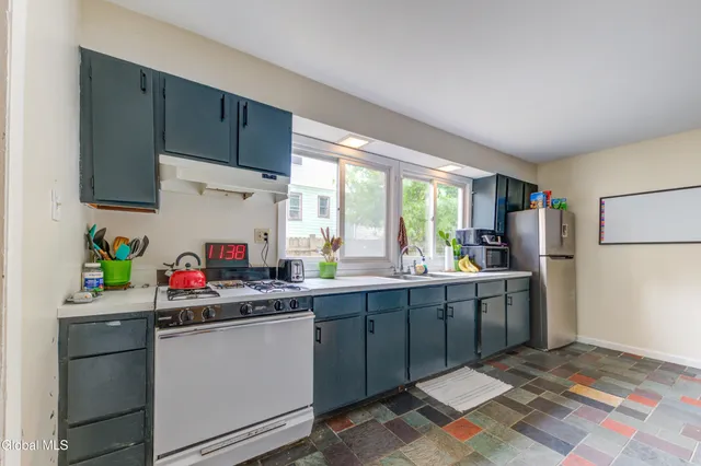 $239,999 | 452 Hudson Avenue, Albany, NY 12203