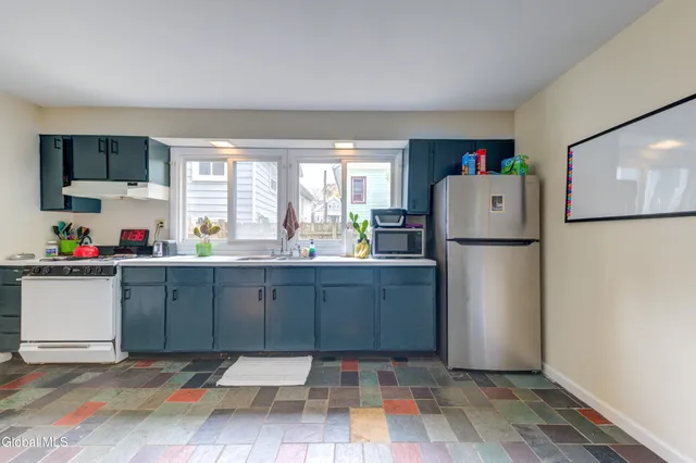 $239,999 | 452 Hudson Avenue, Albany, NY 12203