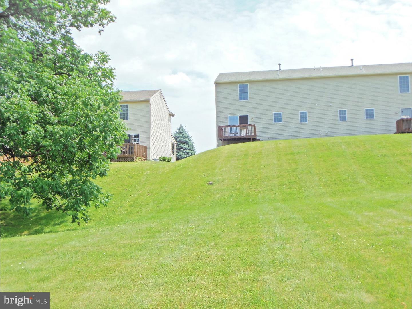 378 Oneida Drive Sinking Spring, PA 19608 - Photo 5 of 12 Gallery Image 5
