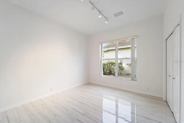 $1,050,000 | 6585 Waters Edge Way, Lakewood Ranch, FL 34202